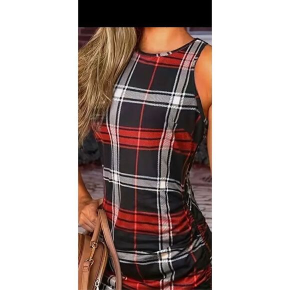 Beautiful plaid style dress with drawstring for the perfect fit every time size - Picture 4 of 9